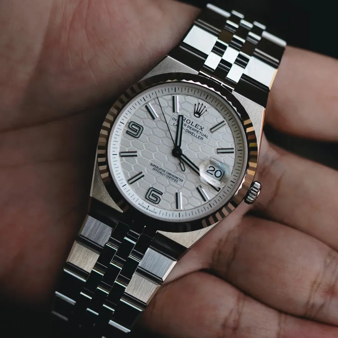 Land-Dweller 40 mm 127334 – Luxusuhr aus Oystersteel & Weißgold