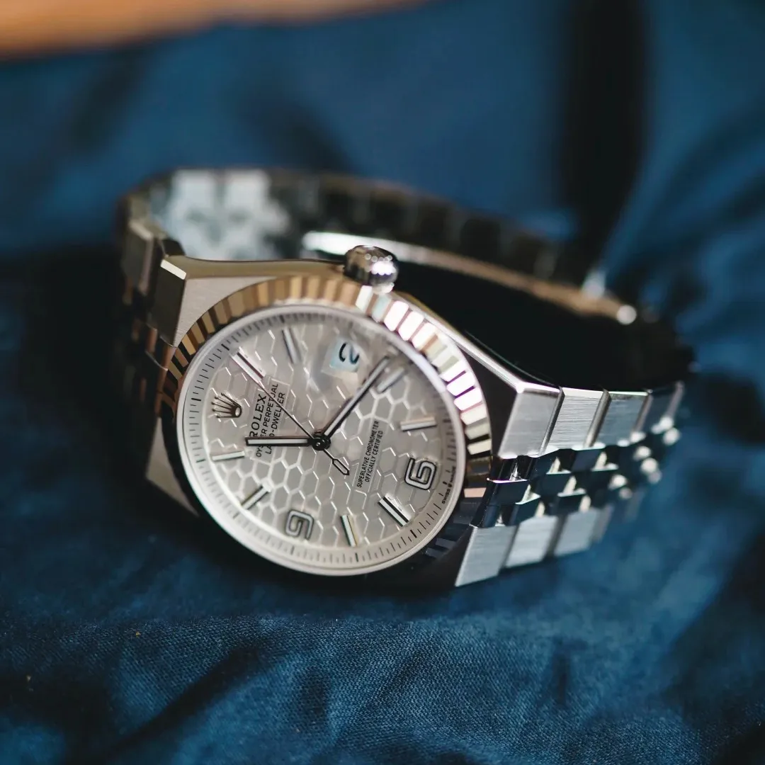 Land-Dweller 40 mm 127334 – Luxusuhr aus Oystersteel & Weißgold